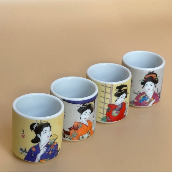 Other - Japanese Geisha Woman In Kimono Sake Tea Cup Set of 4